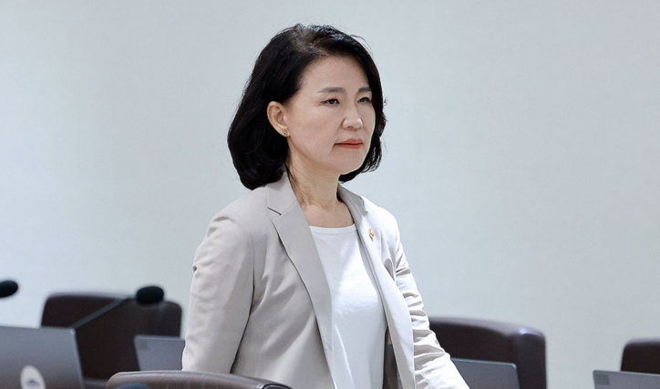 이진숙 방송통신위원장이 8일 용산 대통령실에서 열린 국무회의에 참석하고 있다. / 연합뉴스