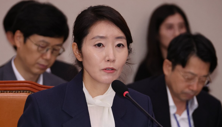 강선우 여성가족부 장관 후보자가 지난 14일 국회 여성가족위원회에서 열린 인사청문회에서 위원의 질문에 답하고 있다. / 연합뉴스
