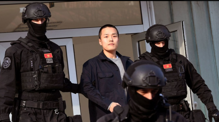 테라폼랩스 대표 권도형이 지난 2023년 3월 23일(현지시간) 몬테네그로 포드고리차에 있는 법원 밖으로 나오고 있다. . ⓒ AFP=뉴스1