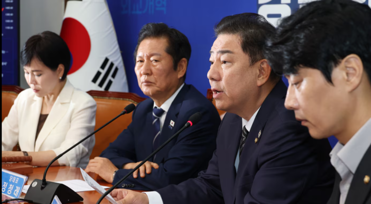 김병기 더불어민주당 원내대표가 13일 오전 서울 여의도 국회에서 열린 최고위원회의에서 발언하고 있다. / 뉴스1