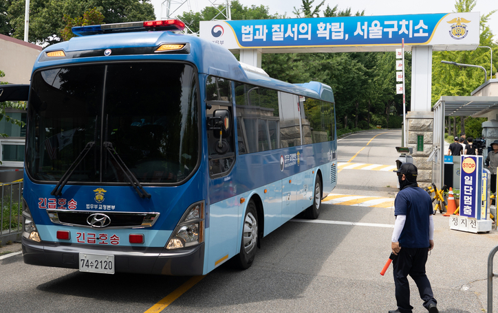 지난달 31일 오후 경기 의왕시 서울구치소에서 호송차량이 나오고 있다. (사진은 기사 내용과 무관함) 2025.7.31/뉴스1