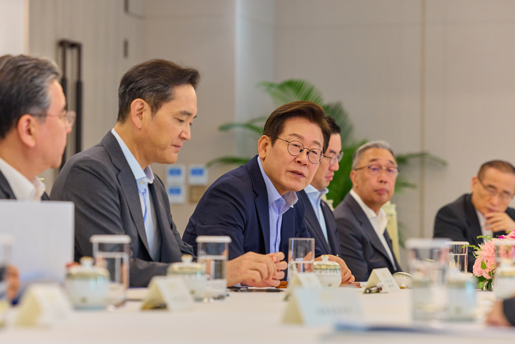 이재명 대통령이 19일 서울 용산 대통령실 청사에서 열린 미일 순방 동행 경제단체 및 기업인 간담회에서 발언하고 있다. (대통령실 제공. 재판매 및 DB 금지) 2025.8.19/뉴스1 
