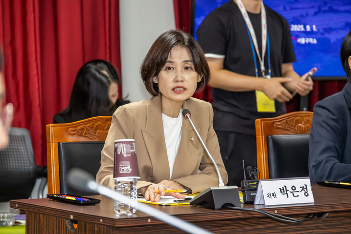 박은정 국회 법제사법위원회 조국혁신당 의원이 1일 경기도 의왕시 서울구치소에서 열린 현장검증에서 의사진행 발언을 하고 있다.2025.9.1/뉴스1 