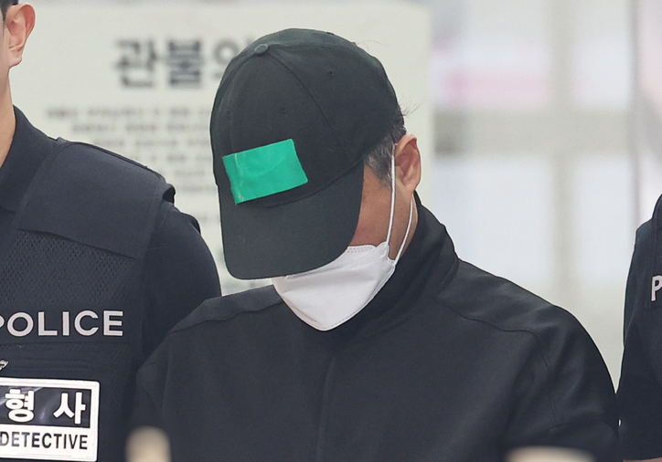 <strong>부모·처자식 일가족 5명 살해한 50대 구속송치 / 연합뉴스</strong>