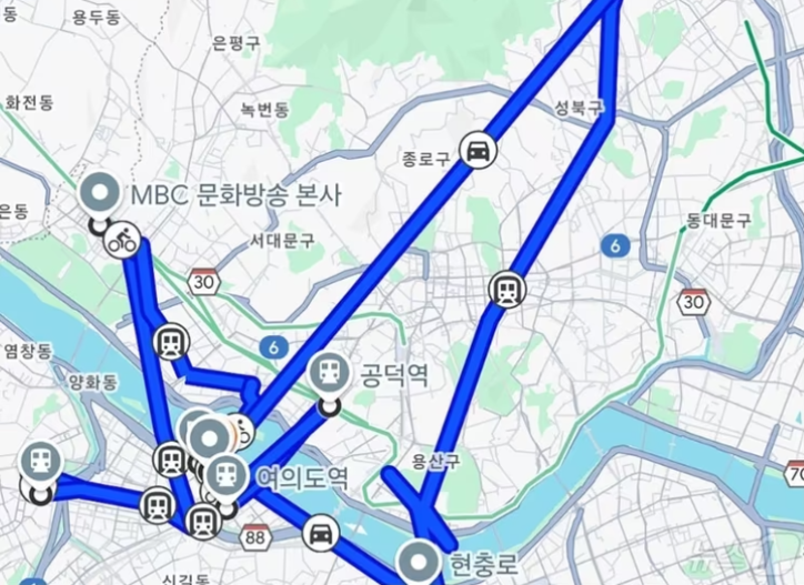 이준석 개혁신당 의원이 지난해 10월 자신의 SNS에 공개한 '2021년 3월 5일 구글 GPS 기록'. 이 의원은 이를 통해 당일 자신이 김종인 전 국민의힘 비대위원장 광화문 사무실에서 명태균 씨를 만났다는 보도를 반박했다. /이준석 의원 SNS 게시물.