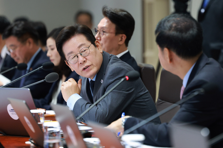 이재명 대통령이 9일 서울 용산 대통령실에서 열린 국무회의에서 발언하고 있다. /대통령실통신사진기자단