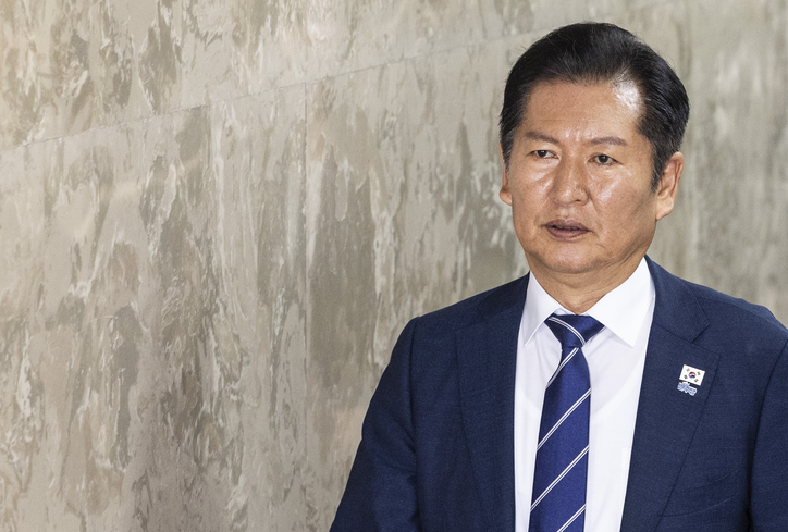 <strong>비공개 의원총회 향하는 정청래 / 연합뉴스</strong>