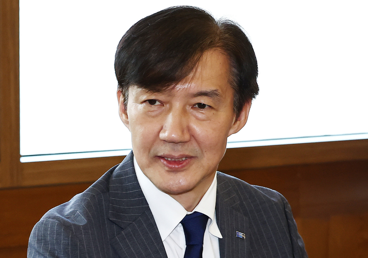 <strong>조계사 총무원장 예방한 조국 혁신정책연구원장 / 연합뉴스</strong>