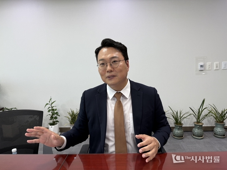 23일 국회 의원회관에서 천하람 개혁신당 의원이 <더 시사법률>과 인터뷰를 진행하고 있다. /더 시사법률