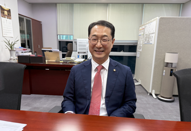지난 26일 국회 의원회관에서 국민의힘 김건 의원이 <더시사법률>과 인터뷰를 진행하고 있다.