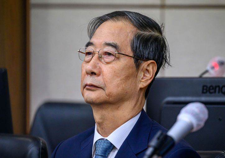 한덕수 전 국무총리가 30일 서울 서초구 서울중앙지법에서 열린 내란 우두머리 방조 및 위증 등 혐의로 재판에 피고인으로 출석해 있다. /연합뉴스