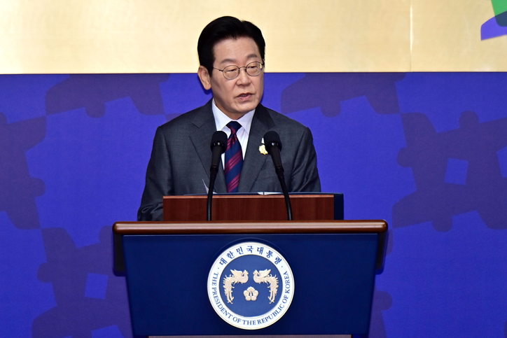 이재명 대통령이 29일 경북 경주예술의전당에서 열린 'APEC CEO(최고경영자) 서밋' 개회식에서 특별연설을 하고 있다. /연합뉴스