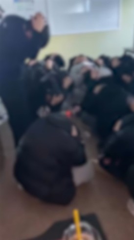 <strong>강도사건 당시 무릎꿇고 있는 투자리딩방 사기조직 / 연합뉴스</strong>