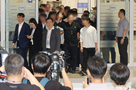 구금됐던 배터리 공장 근로자 316명 귀국…“가족부터 만나야죠”