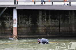 캐리어 속 시신의 정체…범인은 딸과 사위였다